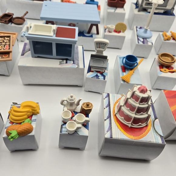 Vintage 1999 Playmobil 3978 Advent Calendar Playset Angel Santa Bakery Set - Picture 9 of 16